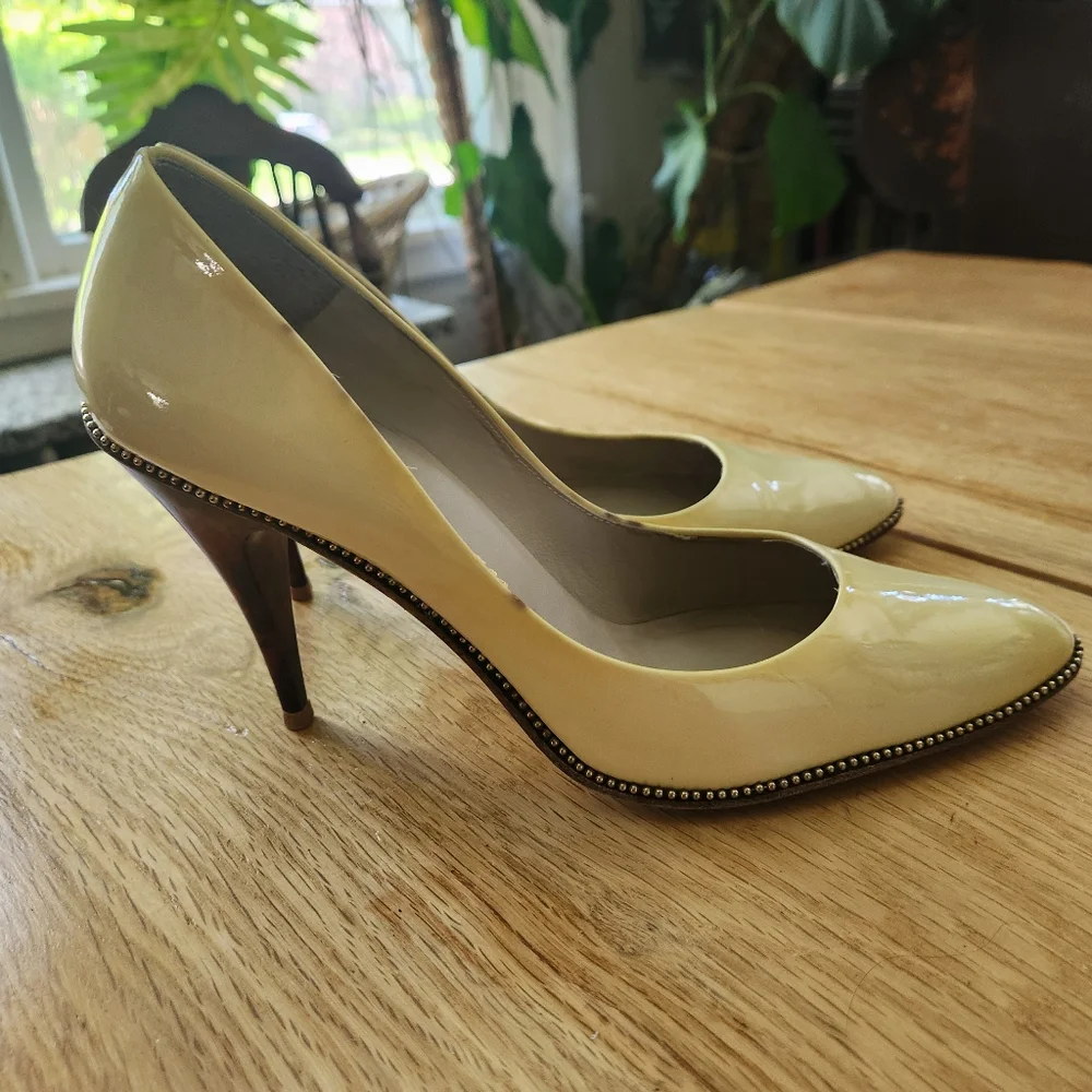 Delman Cream Color Leather Pumps Heels Beaded Accent Tortise Shell Stilettos 9.5